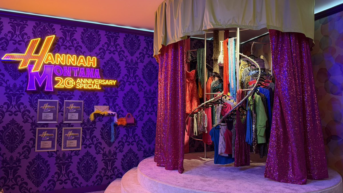 Miley Cyrus Source tweet media