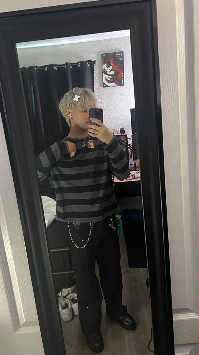 adrian ⚸ tweet media