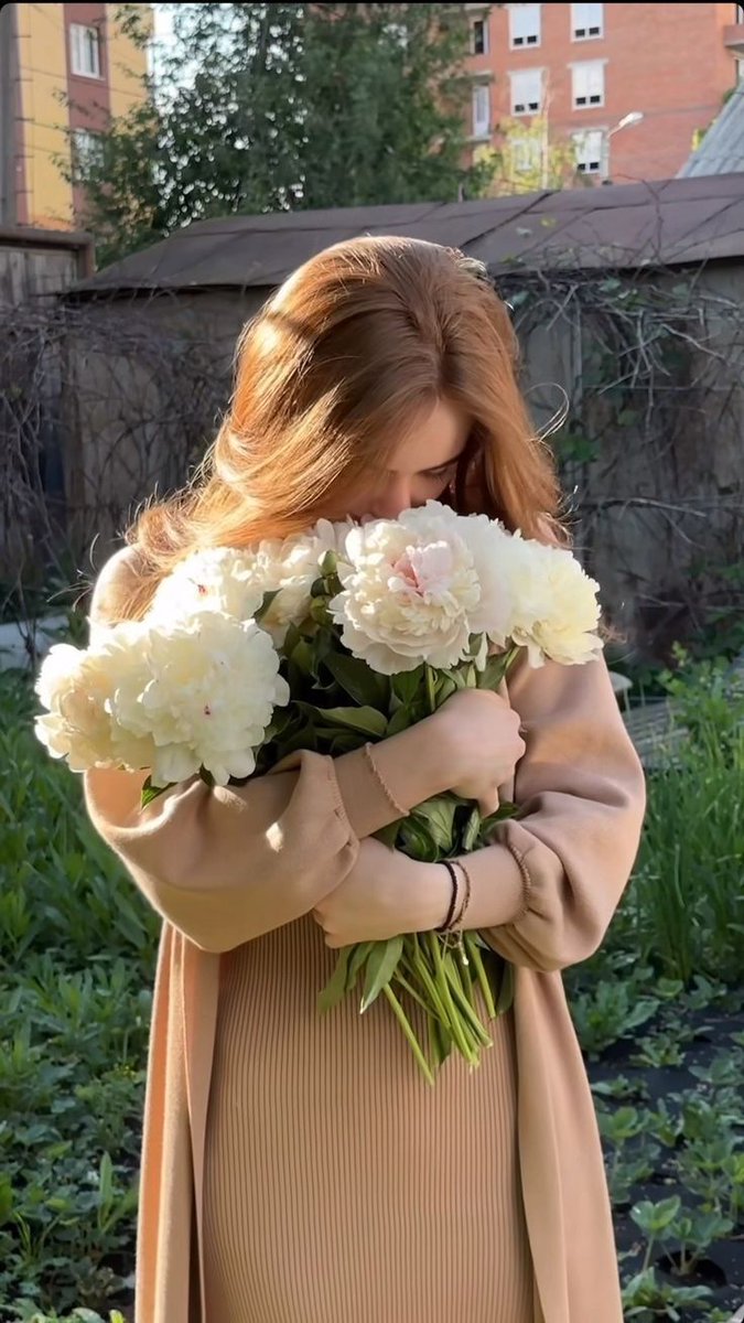 Barefoot Pregnant tweet media