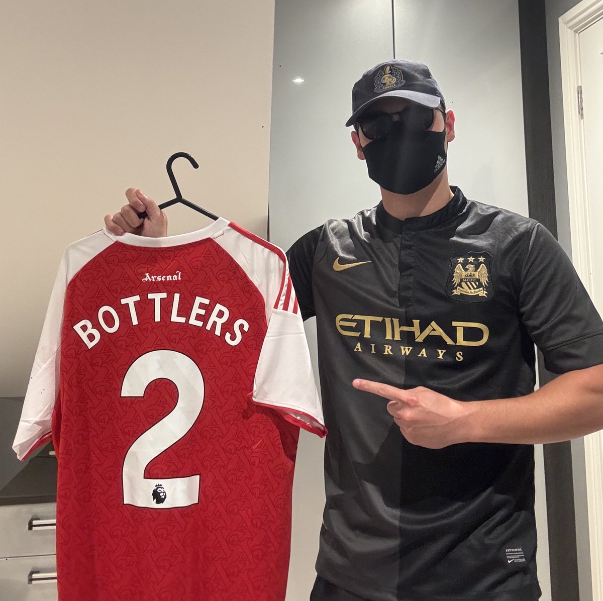 Mr Black tweet media