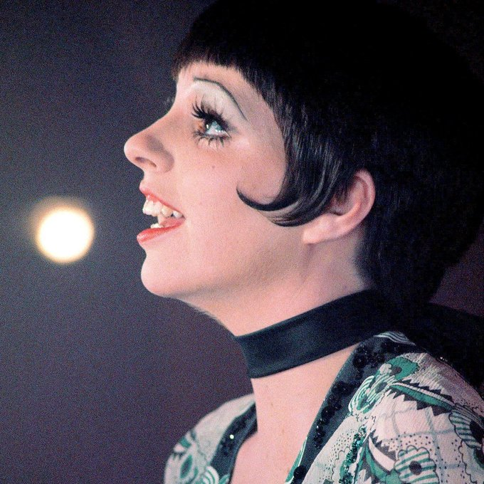 iShowTunes's tweet photo. " That's me, Darling... Unusual places, unusual love affairs. I am a most strange and extraordinary person... and I am devinely decadent ! " - #SallyBowles, #CABARET
#LizaMinnelli #TCMParty #TCMEssentials #MovieMusicals #KanderAndEbb #BobFosse https://t.co/HascpfG5R8