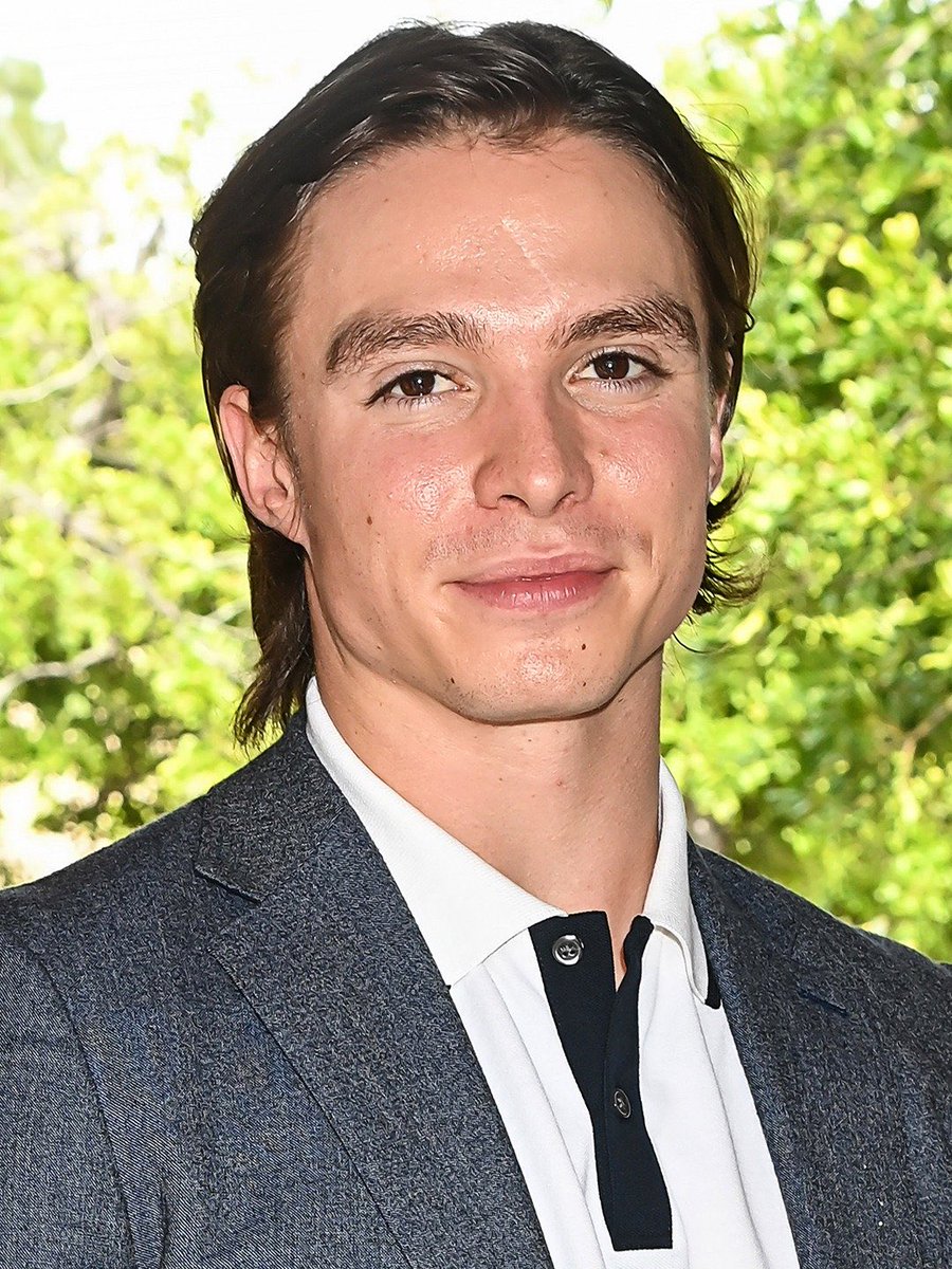 deactivating. tweet media