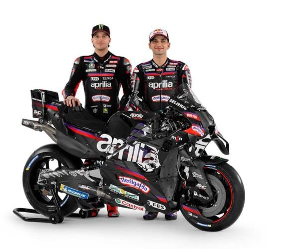 Miki 🟥⬜ tweet media