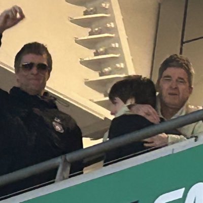 Maureen’s Oasis Username tweet media