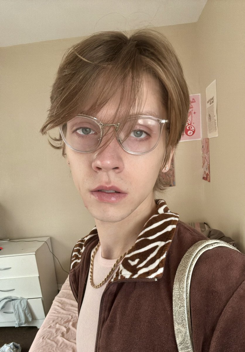 andrew🎀 tweet media