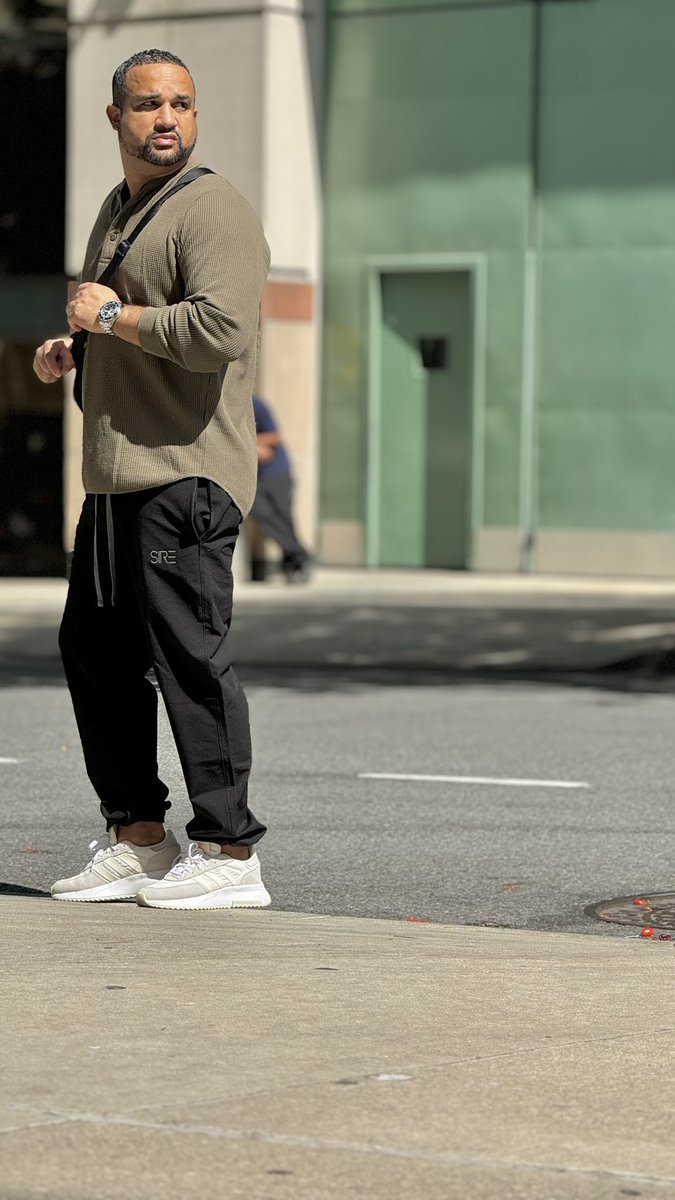 Comfort without compromise. Premium pants that move with you.
#menssweatpants