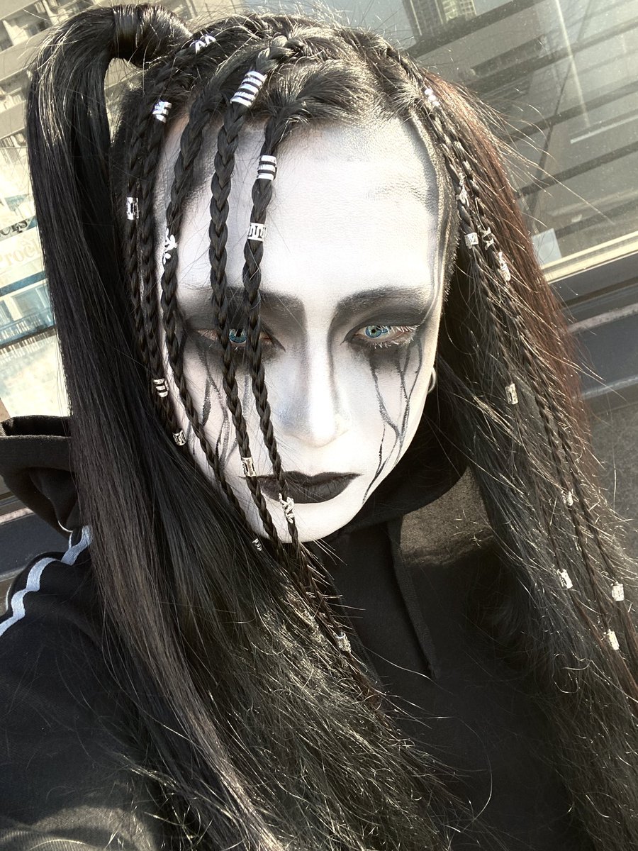 Lara | 🖤🪲 tweet media