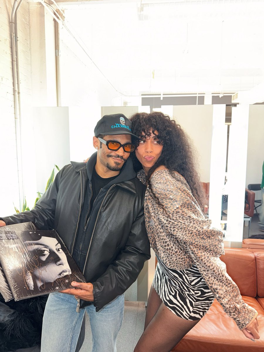 ROCHELLE tweet media