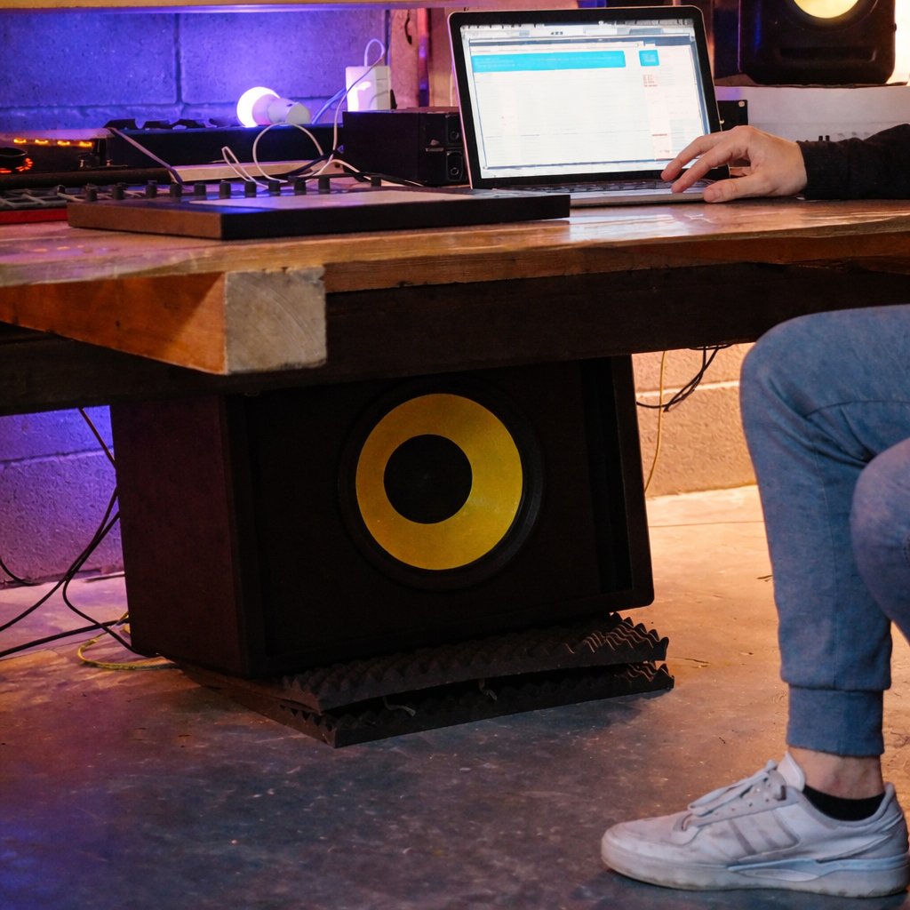 KRK_Music_'s tweet image. The kind of bass that moves air and emotions. KRK subwoofers deliver depth that matters! Click for info: krkmusic.com/collections/su…

#KRKSystems #Subwoofers #ProAudio #KRKSound #KRKSubwoofer #KRKMusic