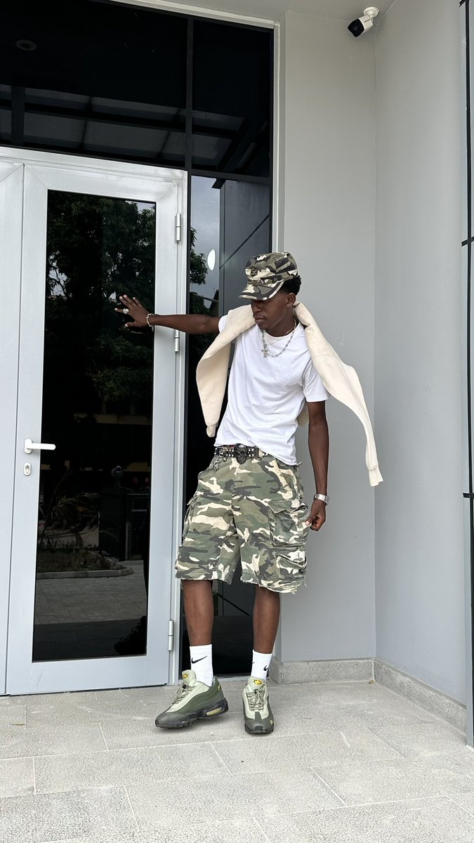 IG: stevhoee tweet media