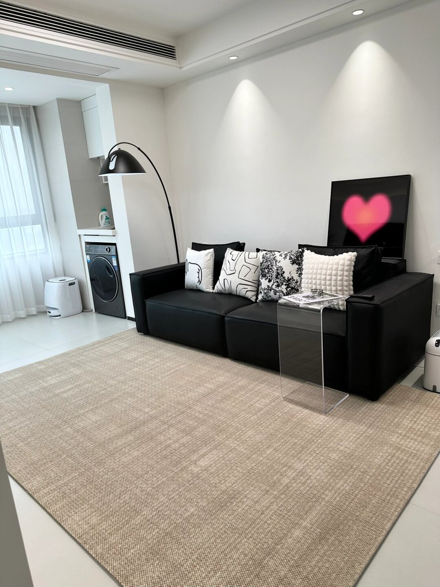 Livia Salajova tweet media