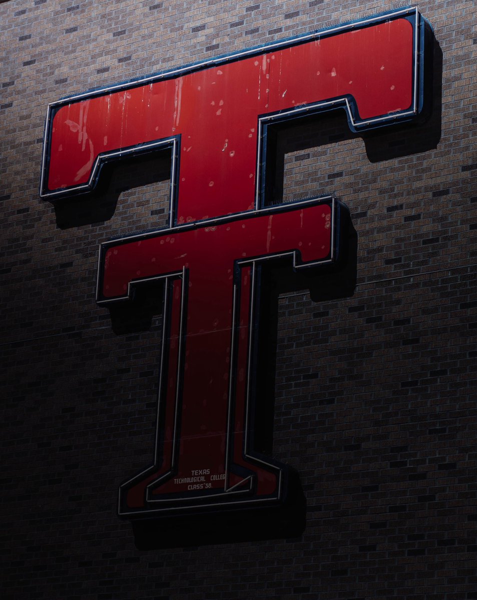 charlietcomms's tweet photo. the home of the red raiders.

📍Jones AT&amp;T Stadium | Lubbock, Texas

#CTComms https://t.co/wTcltEQEFm