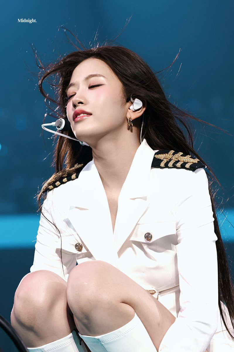 Midnight. tweet media