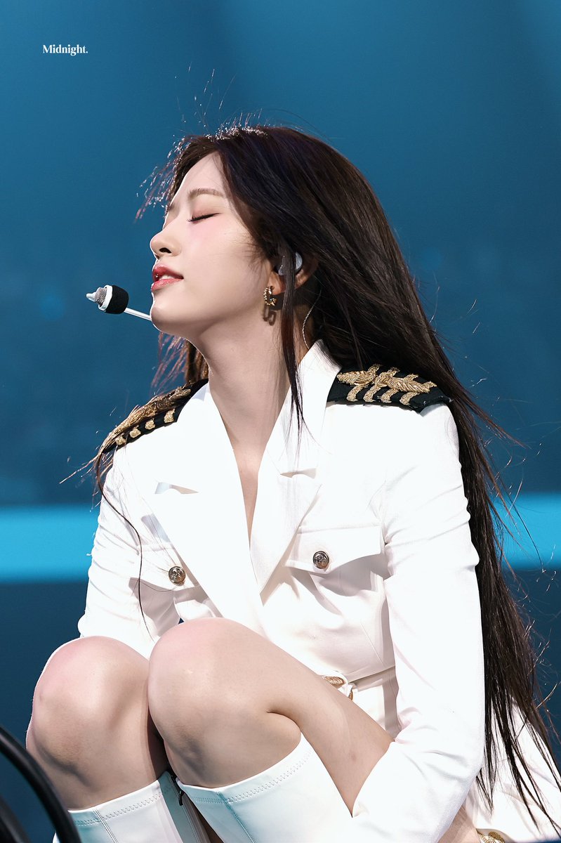 Midnight. tweet media