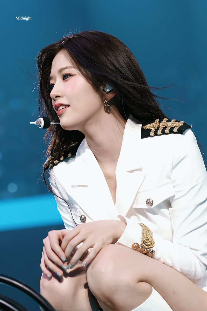 Midnight. tweet media