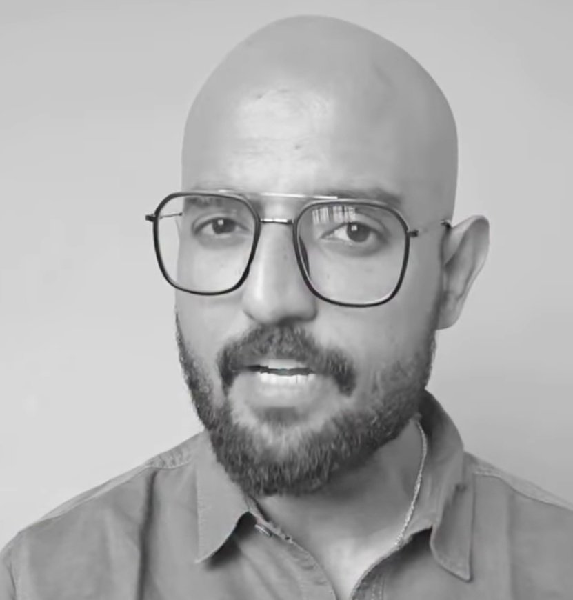 sendhamil's tweet photo. UNETHICAL Business &amp; FAKE Patriotism

Hussain claims to teach sales techniques in 200 days on YouTube and Instagram. However, he criticizes companies' business strategies while pretending to provide valuable insights. https://t.co/d89Gh9tKjw