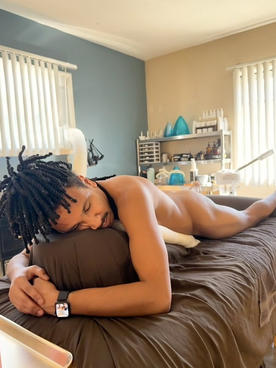 BootyBossLA tweet media