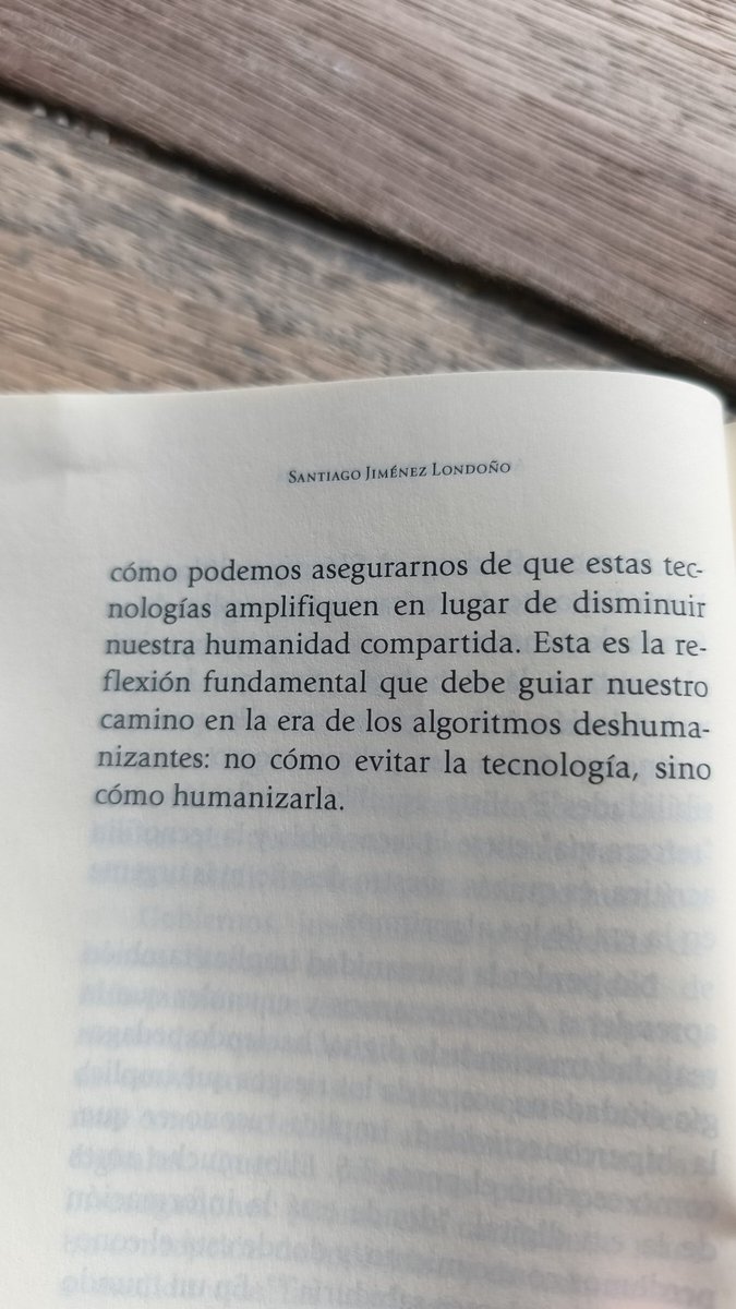 koyodev's tweet photo. Aquí arrancando con "Algoritmos Deshumanizantes" de @Datoinconcluso. https://t.co/ekl8iEiW1Z