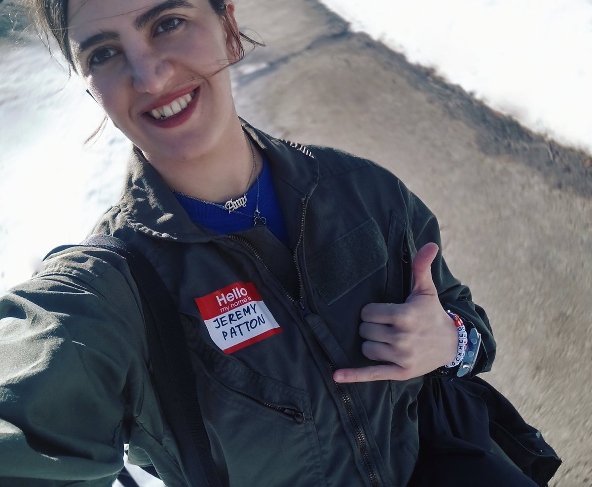 Amy_Fighter35's tweet photo. Some spoiler 🤠 New artworks from my project «Bird of Prey» coming soon ✨
#Amy_Fighter35 #NotYourSovietJet #BelovedAmy #WeaponOfChoice #BirdOfPrey #selfie https://t.co/gKZoSN4w79
