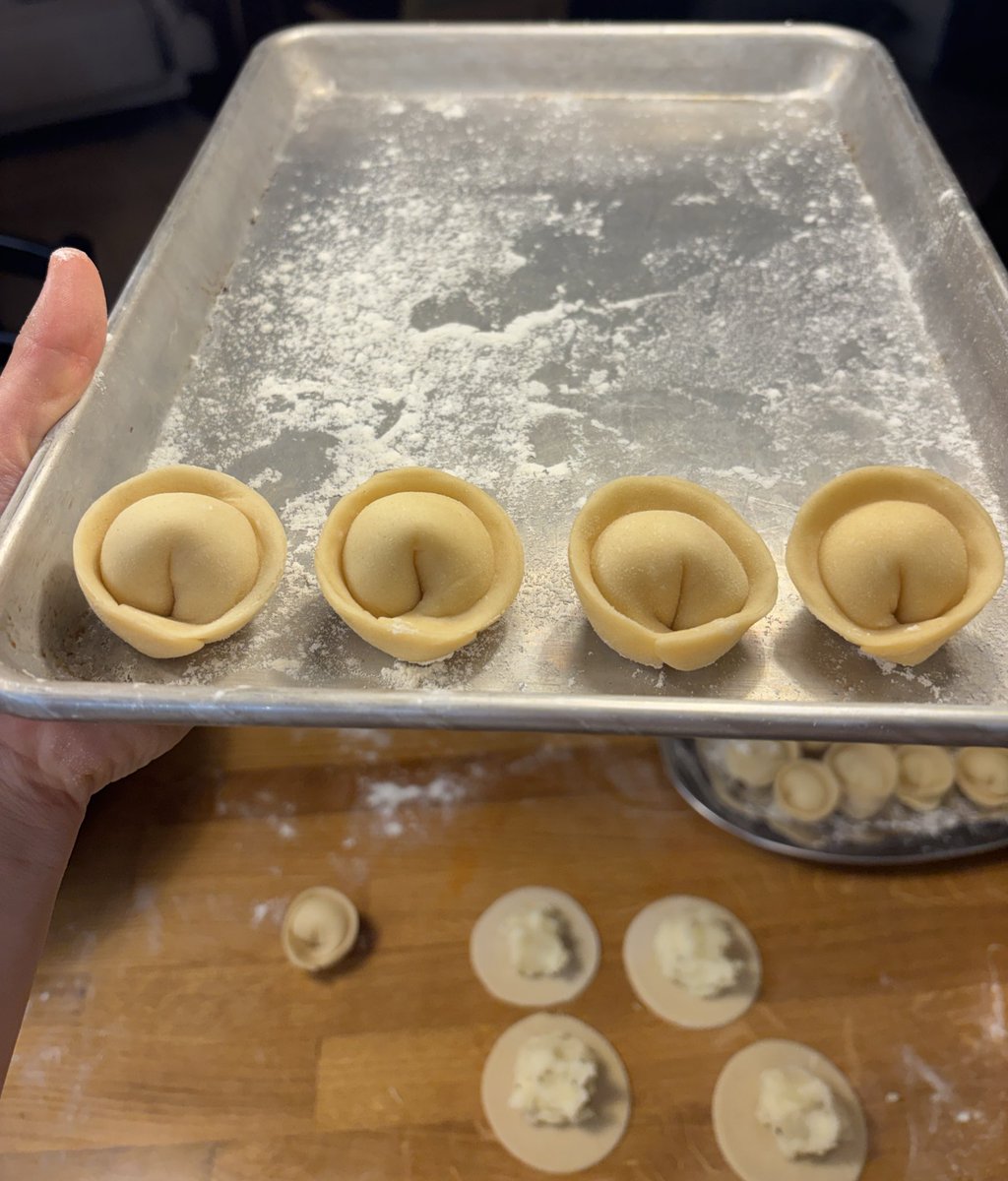 שוֹשן tweet media