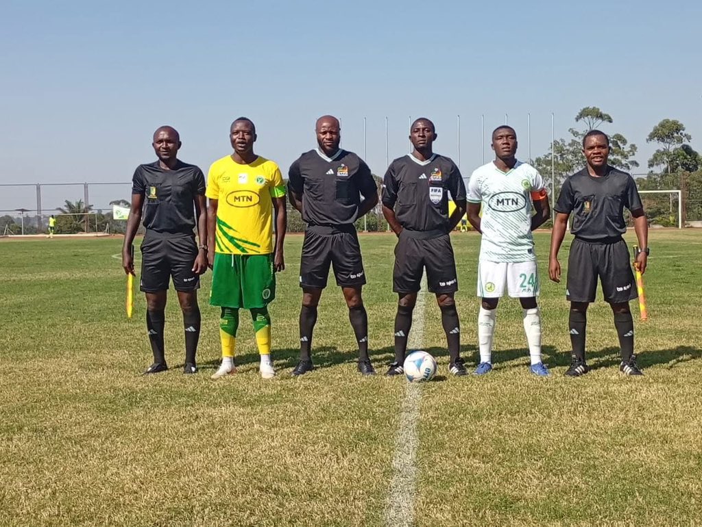 camerfootinfos's tweet photo. 🔝 Coton Sport s’impose à Bandjoun !
Victoire 2-0 face à la Panthère du Ndé 💪
⚽ Tanko
⚽ Emga
Les Cotonniers prennent provisoirement la tête ! 👀
#MTNEliteOne #CotonSport #camerfootinfos https://t.co/xFMM1PD0XA