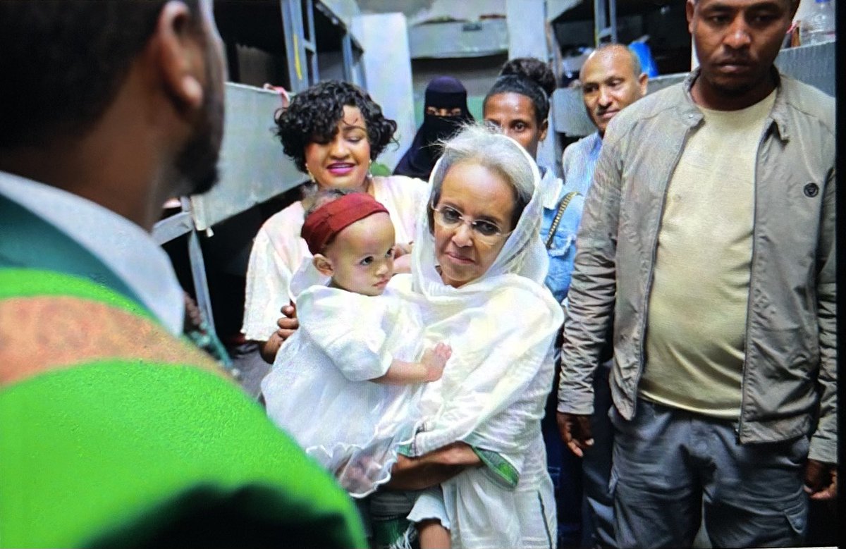 SahleWorkZewde's tweet photo. የረመዳን ጾም 27ኛ ቀን የላይለቱል ቀድር ዕለት ወንድም ካሌድ ፋውንዴሽን በመገኘት ችግር ላይ ያሉና ልጆቻቸውን ብቻቸውን ከሚያሳድጉ ሴቶች ጋር ለማፍጠር ዕድሉ ገጥሞኛል:: ብዙ ጊዜ የትኘሁበት ቦታ ሲሆን ያየሁት እያደገ የመጣው የፋውዴሽኑ ሥራ የሚያስመሰግን ንው:: ዕርዳታው ይቀጥል::