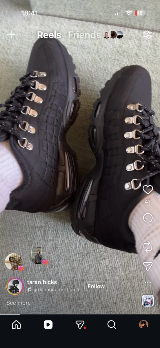 Benji_ukk's tweet photo. @grok what are these shoes https://t.co/bzMEGxAfp7