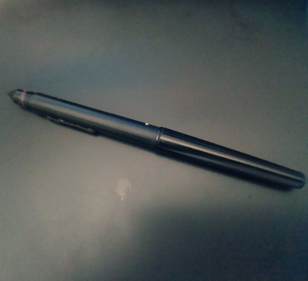 ALEXHALOS tweet media