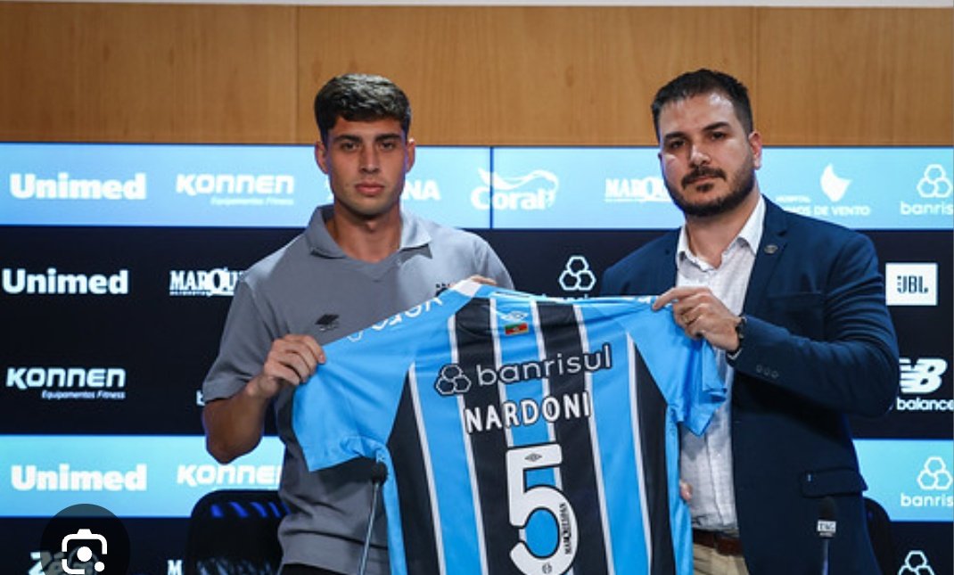 Hoje inicia de fato a era Luis Castro no Grêmio. Tripé de volantes.