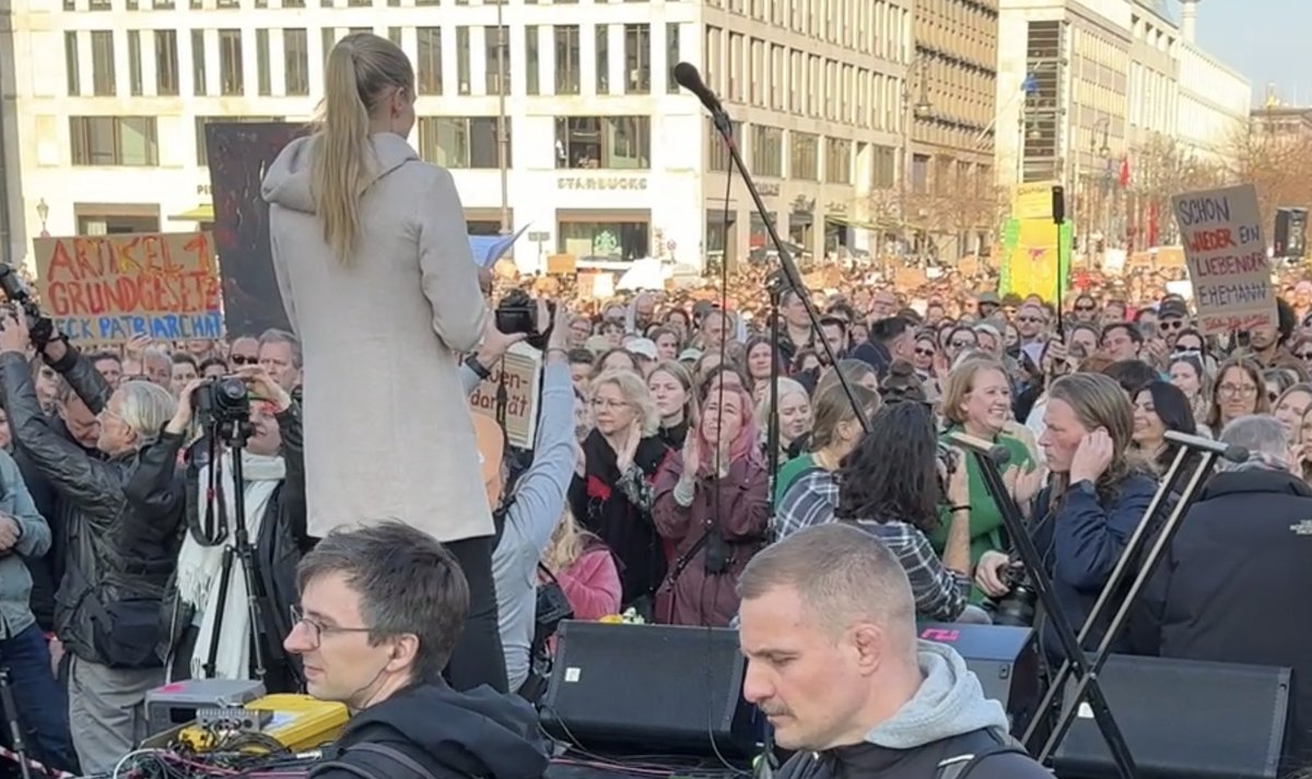 Julian Adrat tweet media