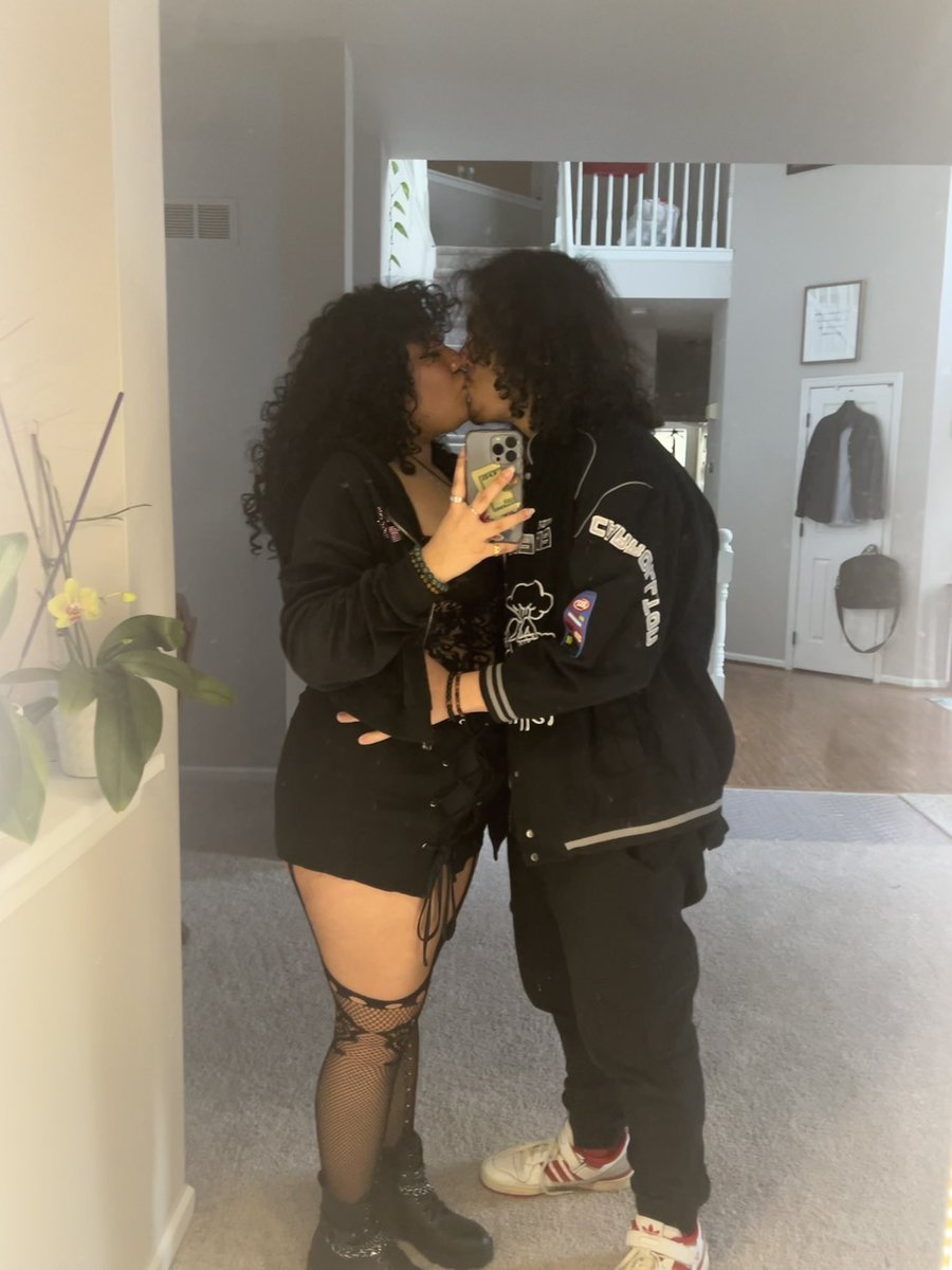 olivia_g68's tweet photo. we looked so amazing 🥰i had to post a pic of by himself, like do YALL SEE MY BOYFRIEND!!! HE IS LITERALLY SO HANDSOMEE PLSSS😔😞 https://t.co/lZViiKbqKu