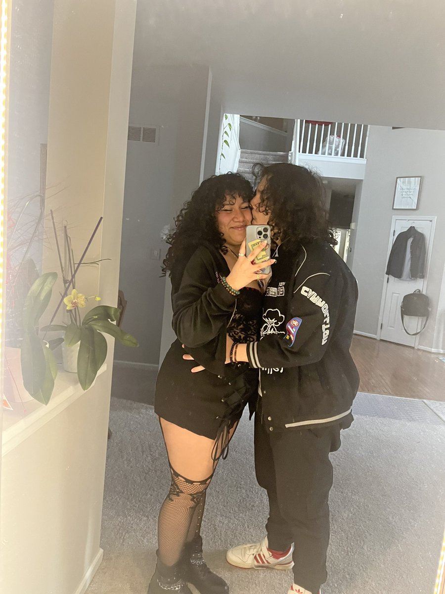 olivia_g68's tweet photo. we looked so amazing 🥰i had to post a pic of by himself, like do YALL SEE MY BOYFRIEND!!! HE IS LITERALLY SO HANDSOMEE PLSSS😔😞 https://t.co/lZViiKbqKu