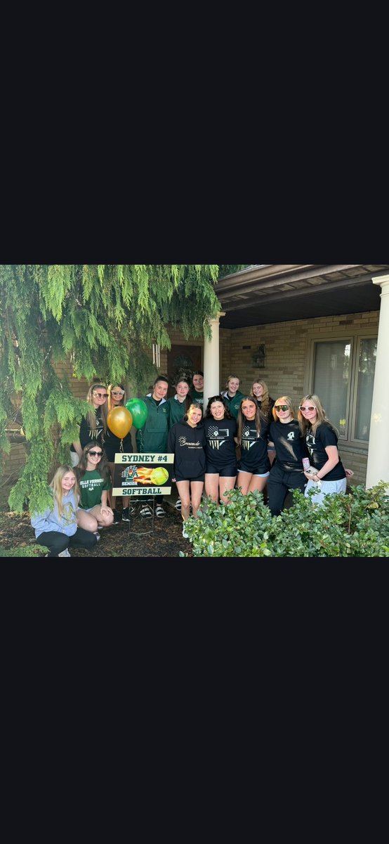BVACoachRod's tweet photo. Special Thanks goes out to our underclassmen that showed up today to present Yard Signs to our Seniors
#HML. Good Luck Seniors
 🥎🥎🥎🥎🥎🥎 https://t.co/QElgxYUCxL