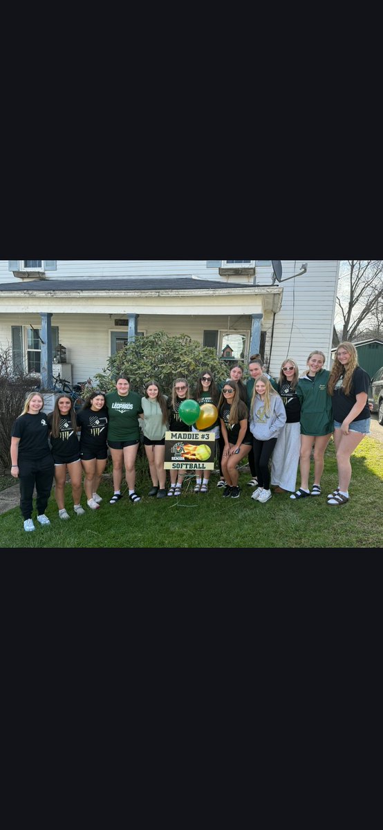 BVACoachRod's tweet photo. Special Thanks goes out to our underclassmen that showed up today to present Yard Signs to our Seniors
#HML. Good Luck Seniors
 🥎🥎🥎🥎🥎🥎 https://t.co/QElgxYUCxL