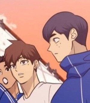 팀내 아이큐,눈치,이성 담당들 답게 바로 캐치하고 쳐다봄
아 다은이는 아닙니다 그냥 같이 인사해주세요