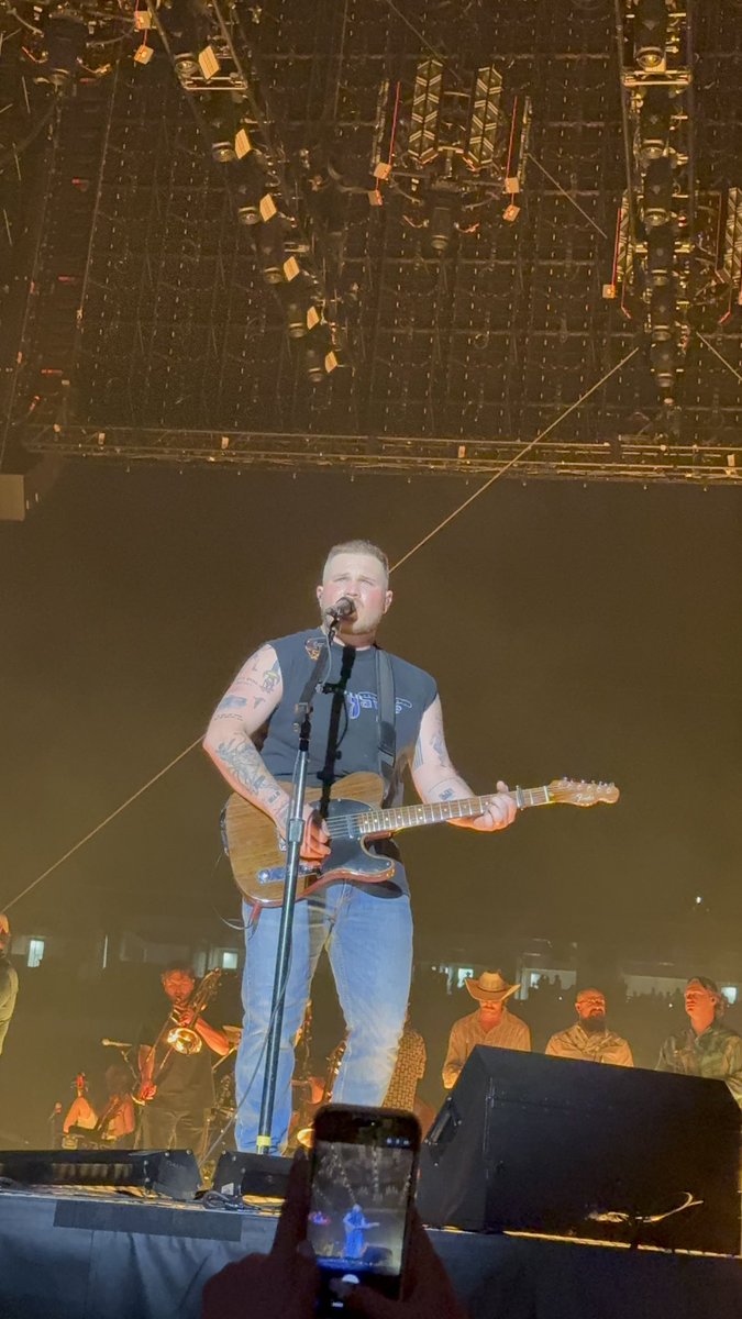 FirstSnap's tweet photo. @zachlanebryan The best night ever. https://t.co/aUprZ2Glgs