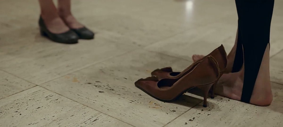 t7e29's tweet image. احلى و الطف محامية بالتاريخ😩🫂🤎🤎🤎 #Honour