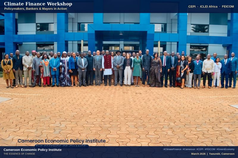 CameroonCepi's tweet image. 𝙐𝙣𝙡𝙤𝙘𝙠𝙞𝙣𝙜 𝘾𝙡𝙞𝙢𝙖𝙩𝙚 𝙁𝙞𝙣𝙖𝙣𝙘𝙚 𝙛𝙤𝙧 𝘾𝙖𝙢𝙚𝙧𝙤𝙤𝙣’𝙨 𝙇𝙤𝙘𝙖𝙡 𝙂𝙤𝙫𝙚𝙧𝙣𝙢𝙚𝙣𝙩𝙨 𝙩𝙝𝙧𝙤𝙪𝙜𝙝 𝘽𝙖𝙣𝙠𝙨. Thank you to @ICLEIAfrica and @FEICOM1 for their gracious support and for working #stronger together! #event #ClimateForTrade