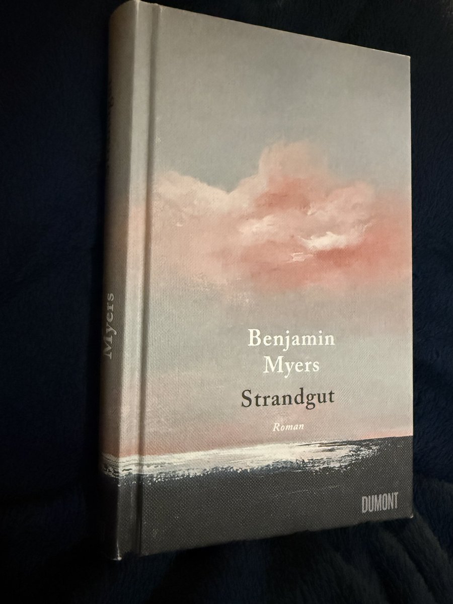 Sings 🎶 tweet media