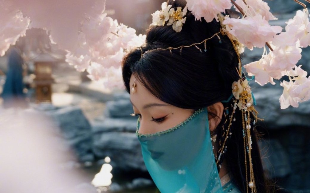 PnkFlamee's tweet photo. Thoughts and opinions on #EchoesOfTheSelf? It’s all over my tl, I liked the actor in LITC, but I need a strong plot (and a smart/strong fl) to keep myself engaged https://t.co/50DK1j7Jpc