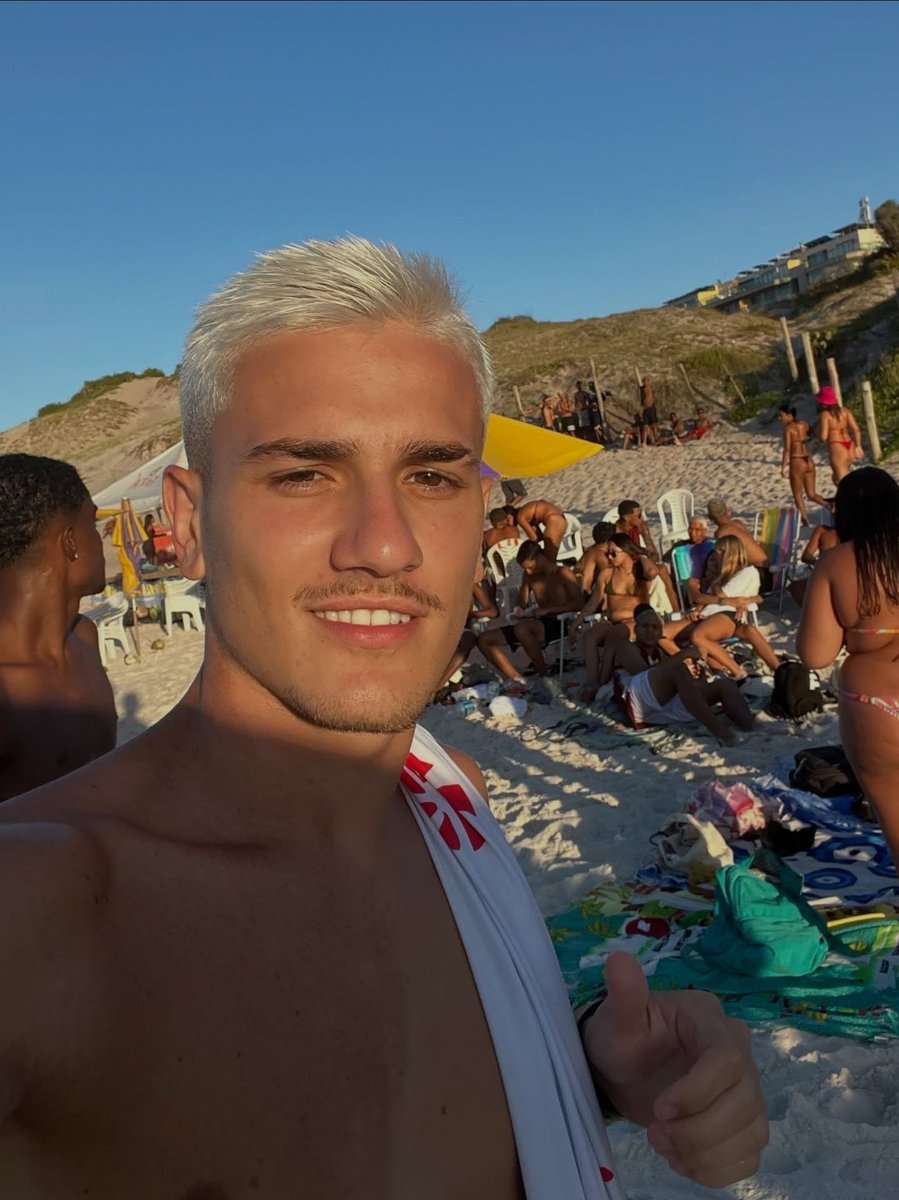 machos_ss's tweet photo. Esse mlk, meu sonho é dar uma sentada nele https://t.co/TpLpu3dfpj