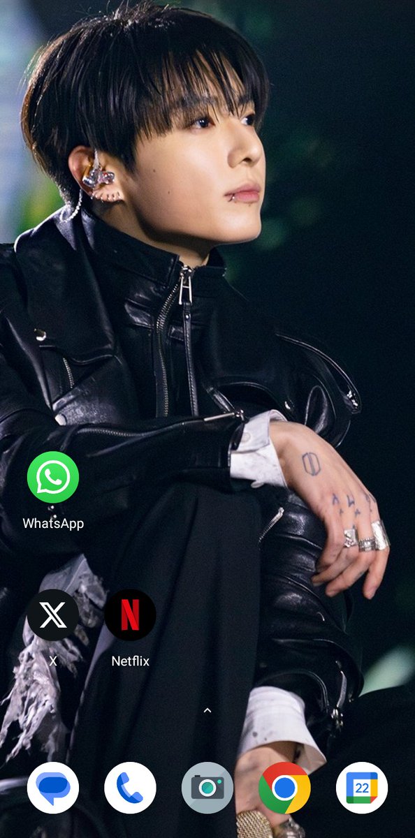 emi_cba_arg's tweet photo. @NetflixLAT Gracias! Ya tengo mi nuevo fondo de pantalla 😍😍😍😍😍 https://t.co/g6OpT2lxuH
