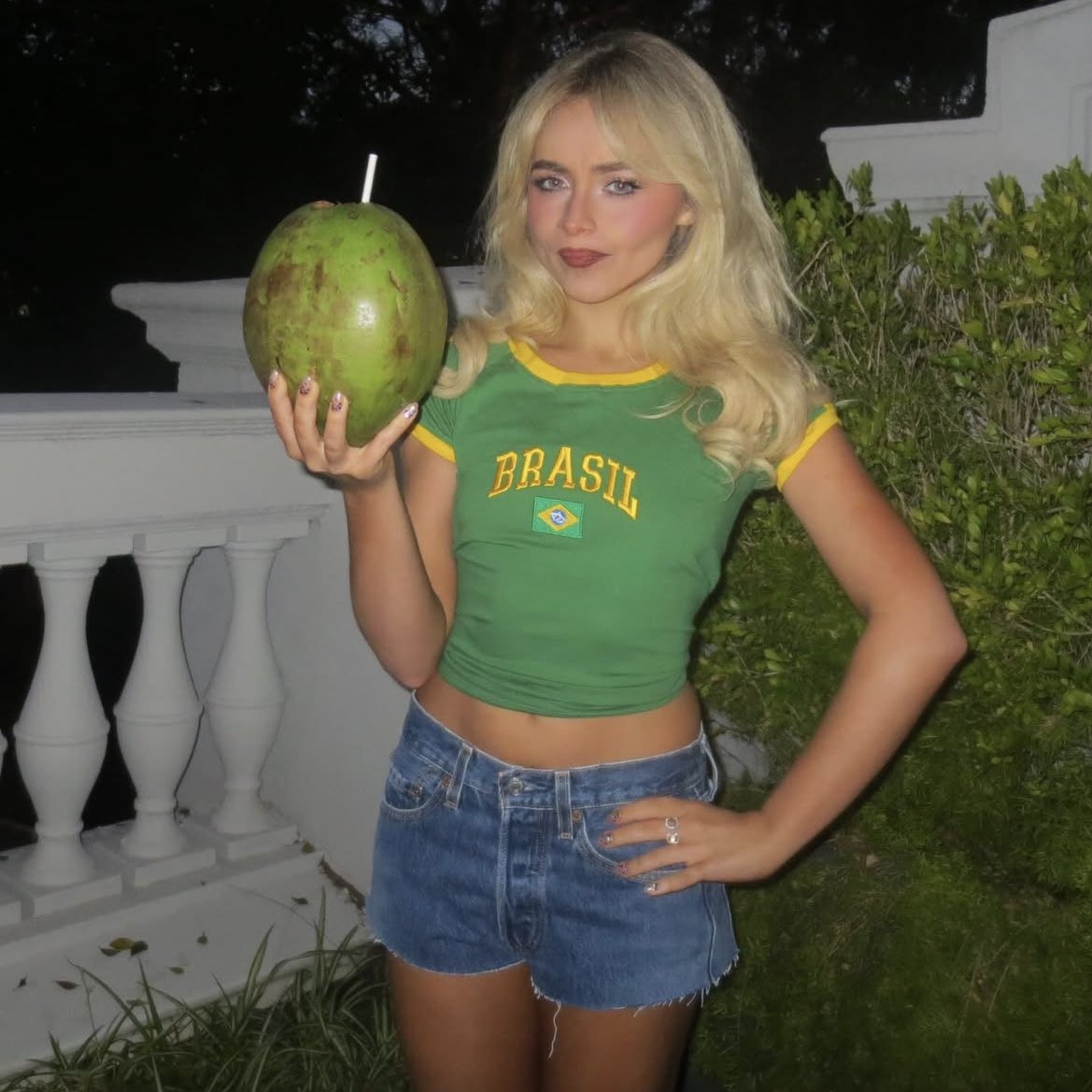 letícia tweet media