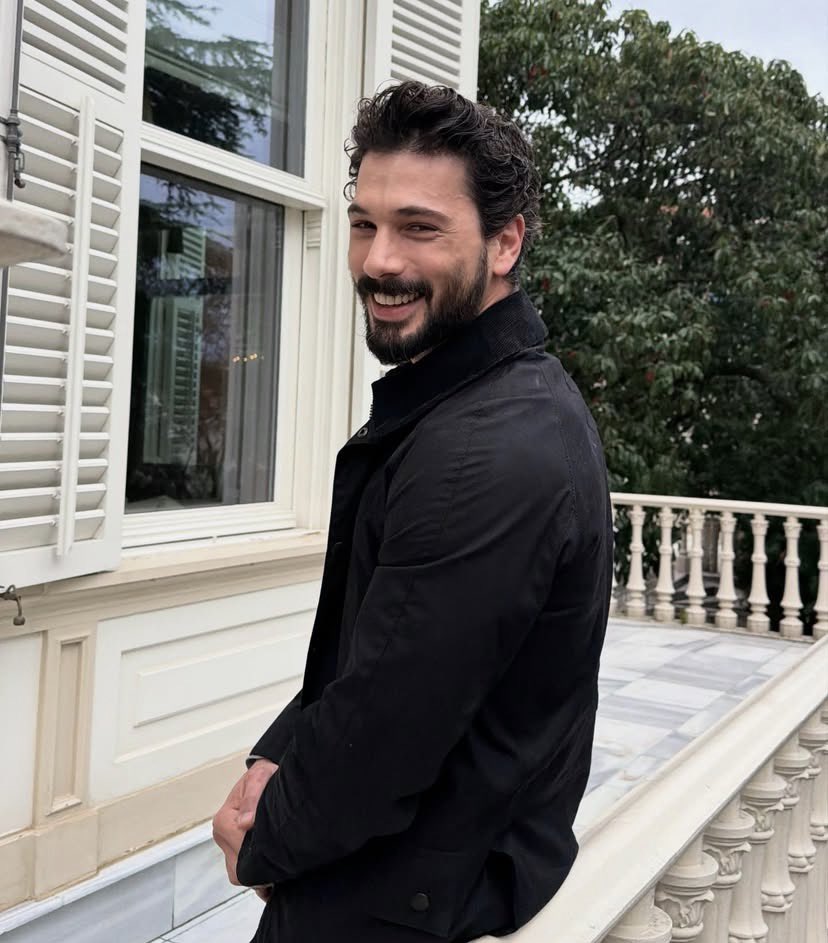 halzeeyyy's tweet photo. "Gördüğüm en uyumlu çift! Keşke yeniden bir projede partner olsalar. Aralarındaki kimya gerçekten bambaşka." https://t.co/f4O3rbbtFd