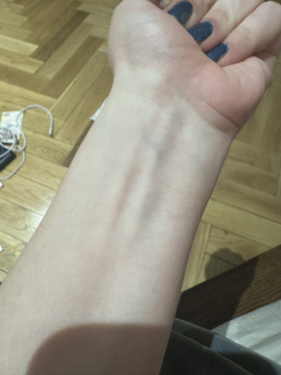 sofia🦇 tweet media