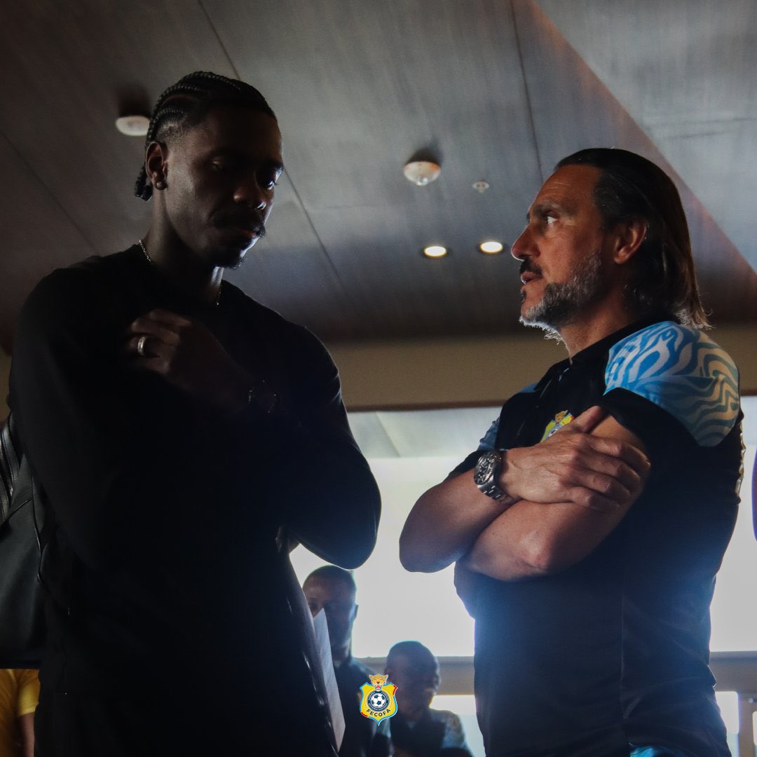 LeopardsDrc's tweet photo. Arrivée des Léopards au Mexique

On note la présence d’Axel Tuanzebe ainsi que le retour de Brian Bayeye. https://t.co/pE1agujZbT