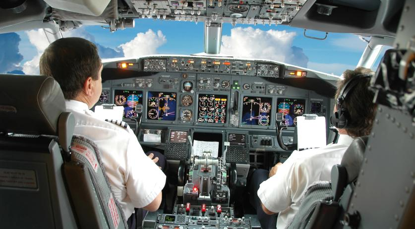aviationbrk's tweet photo. A Transavia flight from Hurghada to Amsterdam is under internal investigation after an overbooking incident led to a woman and a young girl being seated in the cockpit for the duration of the nearly six-hour journey.

In a statement, Transavia confirmed an internal investigation is underway but declined to provide details. The airline said its general policy on cockpit access and jumpseat use aligns with EASA regulations and emphasized that the captain holds final responsibility for onboard safety and has discretionary authority within those rules.

The Dutch aviation authority, Inspectie Leefomgeving en Transport, said it is not currently investigating the incident but has flagged the practice to Transavia as “undesirable.”

The agency added that aviation personnel are required to report such occurrences and that no formal incident exists if actions comply with company policy and safety procedures. It also pointed to EASA (European Union Aviation Safety Agency) provisions allowing non-crew cockpit access under specific conditions. Following the ILT’s concerns, Transavia is adjusting its policy.