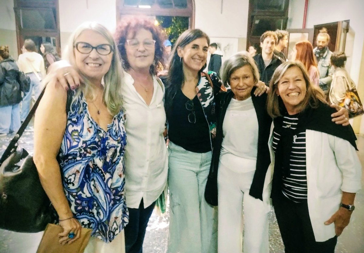 Adriana Meyer tweet media