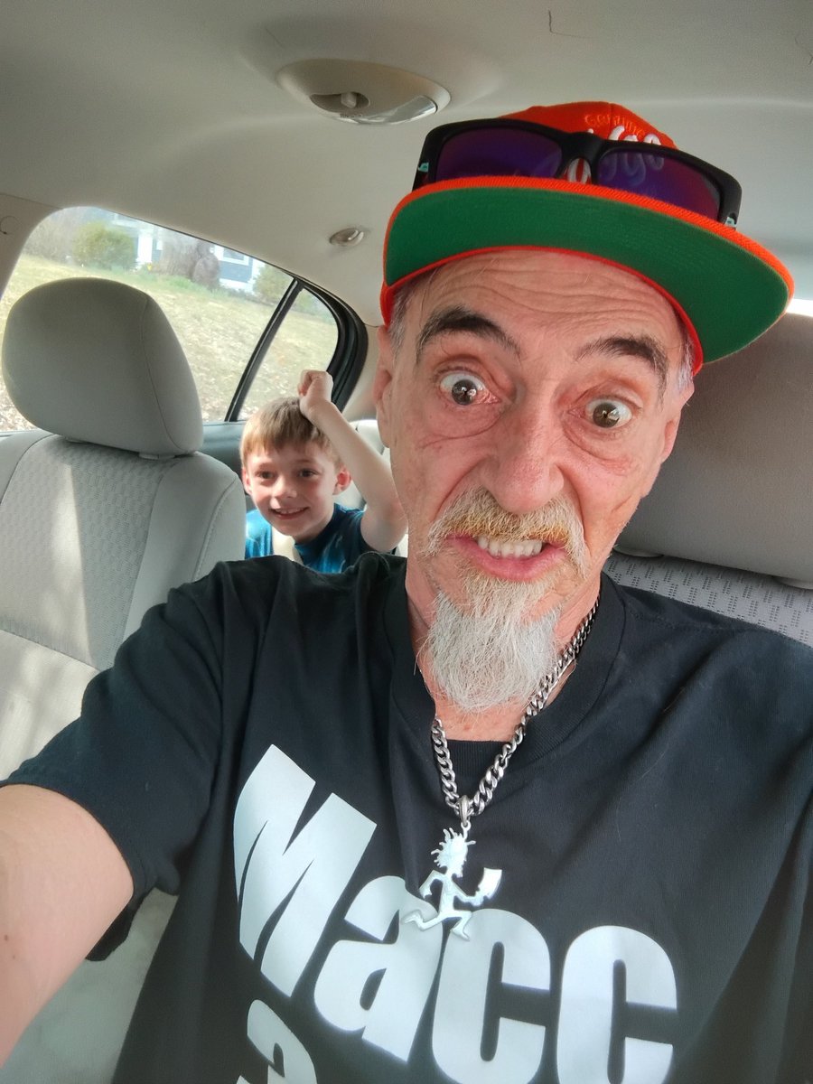 localclowncrew's tweet photo. Sunday Funday w the #gkid.... https://t.co/7dyB6p6oNU