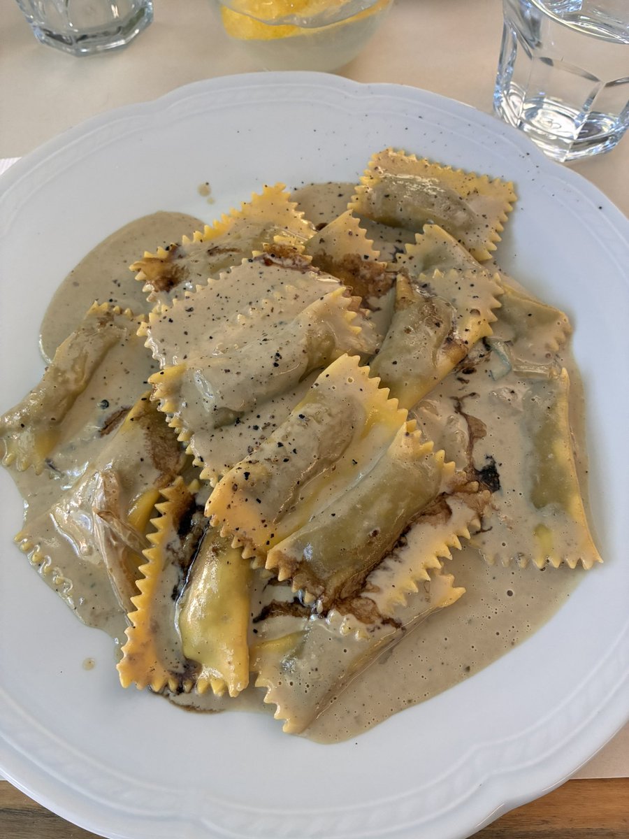 agustín tweet media